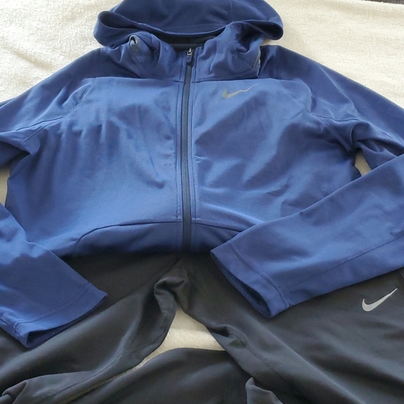 Nike - Picture 5 of 15